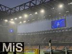 16.04.2025,  Fussball UEFA Championsleague 2024/2025: Viertelfinale Rckspiel, Inter Mailand - FC Bayern Mnchen, im Giuseppe Meazza Stadion (Mailand), Strmender Regen im Stadion vor dem Anpfiff.