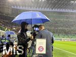 16.04.2025,  Fussball UEFA Championsleague 2024/2025: Viertelfinale Rckspiel, Inter Mailand - FC Bayern Mnchen, im Giuseppe Meazza Stadion (Mailand), Strmender Regen im Stadion vor dem Anpfiff.