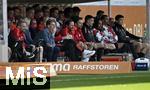 19.04.2025, Fussball 1. Bundesliga 2024/2025, 30. Spieltag, 1.FC Heidenheim - FC Bayern Mnchen, in der Voith-Arena Heidenheim. Sportdirektor Christoph Freund (Bayern Mnchen) nachdenklich.

