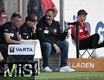 19.04.2025, Fussball 1. Bundesliga 2024/2025, 30. Spieltag, 1.FC Heidenheim - FC Bayern Mnchen, in der Voith-Arena Heidenheim. Trainer Frank Schmidt (1. FC Heidenheim 1846) 

