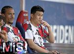 19.04.2025, Fussball 1. Bundesliga 2024/2025, 30. Spieltag, 1.FC Heidenheim - FC Bayern Mnchen, in der Voith-Arena Heidenheim. Min-jae Kim (Bayern Mnchen, Minjae Kim) auf der Ersatzbank.

