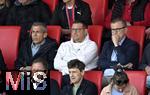 19.04.2025, Fussball 1. Bundesliga 2024/2025, 30. Spieltag, 1.FC Heidenheim - FC Bayern Mnchen, in der Voith-Arena Heidenheim. v.r. Vorstandsvorsitzender Jan-Christian Dreesen (FC Bayern Mnchen) und Sportvorstand Max Eberl (Bayern Mnchen) 

