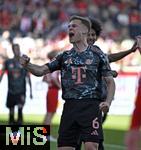 19.04.2025, Fussball 1. Bundesliga 2024/2025, 30. Spieltag, 1.FC Heidenheim - FC Bayern Mnchen, in der Voith-Arena Heidenheim. Joshua Kimmich (FC Bayern Mnchen) jubelt

