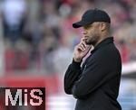 19.04.2025, Fussball 1. Bundesliga 2024/2025, 30. Spieltag, 1.FC Heidenheim - FC Bayern Mnchen, in der Voith-Arena Heidenheim. Trainer Vincent Kompany (FC Bayern Mnchen) nachdenklich.


