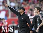 19.04.2025, Fussball 1. Bundesliga 2024/2025, 30. Spieltag, 1.FC Heidenheim - FC Bayern Mnchen, in der Voith-Arena Heidenheim. Trainer Vincent Kompany (FC Bayern Mnchen) gestikuliert.

