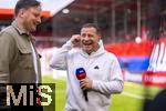 19.04.2025, Fussball 1. Bundesliga 2024/2025, 30. Spieltag, 1.FC Heidenheim - FC Bayern Mnchen, in der Voith-Arena Heidenheim. Sportvorstand Max Eberl (Bayern Mnchen) lachend beim SKY-Interview.