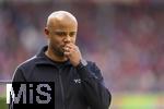 19.04.2025, Fussball 1. Bundesliga 2024/2025, 30. Spieltag, 1.FC Heidenheim - FC Bayern Mnchen, in der Voith-Arena Heidenheim. Trainer Vincent Kompany (FC Bayern Mnchen) nachdenklich 