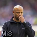 19.04.2025, Fussball 1. Bundesliga 2024/2025, 30. Spieltag, 1.FC Heidenheim - FC Bayern Mnchen, in der Voith-Arena Heidenheim. Trainer Vincent Kompany (FC Bayern Mnchen) nachdenklich 