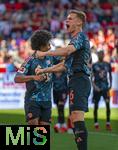 19.04.2025, Fussball 1. Bundesliga 2024/2025, 30. Spieltag, 1.FC Heidenheim - FC Bayern Mnchen, in der Voith-Arena Heidenheim. Torjubel Joshua Kimmich (FC Bayern Mnchen) ohne Kapitnsbinde zum 4:0 Tor.