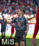 19.04.2025, Fussball 1. Bundesliga 2024/2025, 30. Spieltag, 1.FC Heidenheim - FC Bayern Mnchen, in der Voith-Arena Heidenheim. Torjubel Joshua Kimmich (FC Bayern Mnchen) ohne Kapitnsbinde zum 4:0 Tor.
