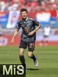 19.04.2025, Fussball 1. Bundesliga 2024/2025, 30. Spieltag, 1.FC Heidenheim - FC Bayern Mnchen, in der Voith-Arena Heidenheim. Thomas Mller (FC Bayern Mnchen) 