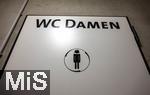 19.04.2025, Fussball 1. Bundesliga 2024/2025, 30. Spieltag, 1.FC Heidenheim - FC Bayern Mnchen, in der Voith-Arena Heidenheim.  Tre in den Katakomben: WC Damen