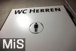 19.04.2025, Fussball 1. Bundesliga 2024/2025, 30. Spieltag, 1.FC Heidenheim - FC Bayern Mnchen, in der Voith-Arena Heidenheim.  Tre in den Katakomben: WC Herren