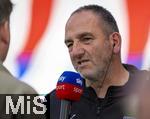 19.04.2025, Fussball 1. Bundesliga 2024/2025, 30. Spieltag, 1.FC Heidenheim - FC Bayern Mnchen, in der Voith-Arena Heidenheim. Trainer Frank Schmidt (1. FC Heidenheim 1846) beim SKY-Sport Interview.