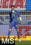 19.04.2025, Fussball 1. Bundesliga 2024/2025, 30. Spieltag, 1.FC Heidenheim - FC Bayern Mnchen, in der Voith-Arena Heidenheim. Torwart Jonas Urbig (FC Bayern Mnchen)