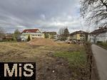 22.04.2025,  Baustelle in Bad Wrishofen (Bayern) , ein Altes Wohnhaus wurde abgerissen, der Bauschutt wurde mit Backenbrechmaschinen zerkleinert, der Rest-Sand liegt auf einem Haufen zum Abtransport.