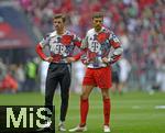 26.04.2025, Fussball 1. Bundesliga 2024/2025, 31. Spieltag,  FC Bayern Mnchen - 1.FSV Mainz 05, in der Allianz-Arena Mnchen. v.l. Thomas Mller (FC Bayern Mnchen) und Leon Goretzka (FC Bayern Mnchen) nachdenklich beim Aufwrmen.


