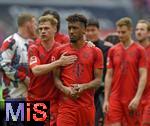 26.04.2025, Fussball 1. Bundesliga 2024/2025, 31. Spieltag,  FC Bayern Mnchen - 1.FSV Mainz 05, in der Allianz-Arena Mnchen. v.l. Joshua Kimmich (FC Bayern Mnchen) und Kingsley Coman (FC Bayern Mnchen)  jubeln zum Schluss


