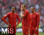 26.04.2025, Fussball 1. Bundesliga 2024/2025, 31. Spieltag,  FC Bayern Mnchen - 1.FSV Mainz 05, in der Allianz-Arena Mnchen. Harry Kane (FC Bayern Mnchen) unzufrieden. v.l. Michael Olise (FC Bayern Mnchen), Harry Kane (FC Bayern Mnchen) und Leroy Sane (Bayern Mnchen) 


