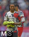 26.04.2025, Fussball 1. Bundesliga 2024/2025, 31. Spieltag,  FC Bayern Mnchen - 1.FSV Mainz 05, in der Allianz-Arena Mnchen. Michael Olise (FC Bayern Mnchen) beim Aufwrmen.


