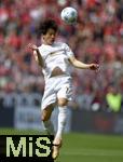 26.04.2025, Fussball 1. Bundesliga 2024/2025, 31. Spieltag,  FC Bayern Mnchen - 1.FSV Mainz 05, in der Allianz-Arena Mnchen. Jae-sung Lee (FSV Mainz) am Ball,


