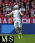 26.04.2025, Fussball 1. Bundesliga 2024/2025, 31. Spieltag,  FC Bayern Mnchen - 1.FSV Mainz 05, in der Allianz-Arena Mnchen. Dominik Kohr (FSV Mainz) am Ball.


