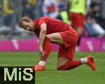 26.04.2025, Fussball 1. Bundesliga 2024/2025, 31. Spieltag,  FC Bayern Mnchen - 1.FSV Mainz 05, in der Allianz-Arena Mnchen. Harry Kane (FC Bayern Mnchen) nachdenklich am Boden,


