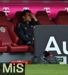 26.04.2025, Fussball 1. Bundesliga 2024/2025, 31. Spieltag,  FC Bayern Mnchen - 1.FSV Mainz 05, in der Allianz-Arena Mnchen. Min-jae Kim (Bayern Mnchen, Minjae Kim) nachdenklich auf der Bank.


