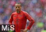 26.04.2025, Fussball 1. Bundesliga 2024/2025, 31. Spieltag,  FC Bayern Mnchen - 1.FSV Mainz 05, in der Allianz-Arena Mnchen. Leroy Sane (Bayern Mnchen) nachdenklich.



