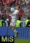 26.04.2025, Fussball 1. Bundesliga 2024/2025, 31. Spieltag,  FC Bayern Mnchen - 1.FSV Mainz 05, in der Allianz-Arena Mnchen. Nikolas Veratschnig (FSV Mainz) am Ball


