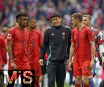 26.04.2025, Fussball 1. Bundesliga 2024/2025, 31. Spieltag,  FC Bayern Mnchen - 1.FSV Mainz 05, in der Allianz-Arena Mnchen. v.l. Kingsley Coman (FC Bayern Mnchen), Min-jae Kim (Bayern Mnchen, Minjae Kim) und Josip Stanisic (Bayern Mnchen) 


