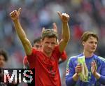 26.04.2025, Fussball 1. Bundesliga 2024/2025, 31. Spieltag,  FC Bayern Mnchen - 1.FSV Mainz 05, in der Allianz-Arena Mnchen. Thomas Mller (FC Bayern Mnchen) jubelt zum Schluss


