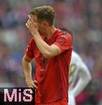26.04.2025, Fussball 1. Bundesliga 2024/2025, 31. Spieltag,  FC Bayern Mnchen - 1.FSV Mainz 05, in der Allianz-Arena Mnchen. Josip Stanisic (Bayern Mnchen) 


