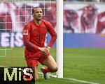 03.05.2025, Fussball 1. Bundesliga 2024/2025, 32. Spieltag, RB Leipzig - FC Bayern Mnchen, in der Red Bull Arena Leipzig, 
Leroy Sane (Bayern Mnchen) krabbelt am Boden.

