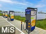 09.05.2025, Ltzen (Sachsen Anhalt), Der Energieversorger EnBW hat hier einen Ladepark fr E-Autos an der Autobahn A9 installiert. An 8 modernen Schnell-Ladesulen knnen hier E-Autos ihren Akku aufladen. Alle Stalls sind 300KW Schnellader, HPC Hypercharger. Alle Ladepltze sind leer.
