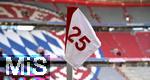 10.05.2025, Fussball 1. Bundesliga 2024/2025, 33. Spieltag, FC Bayern Mnchen - Borussia Mnchengladbach, in der Allianz-Arena Mnchen. zu Ehren des letzten Heimspieles von Thomas Mller, ist auf die Eckfahne seine Rckennummer 25 abgebildet

