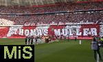 10.05.2025, Fussball 1. Bundesliga 2024/2025, 33. Spieltag, FC Bayern Mnchen - Borussia Mnchengladbach, in der Allianz-Arena Mnchen. groe Choreo der Bayern Fans zum Abschied von Thomas Mller

