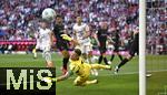 10.05.2025, Fussball 1. Bundesliga 2024/2025, 33. Spieltag, FC Bayern Mnchen - Borussia Mnchengladbach, in der Allianz-Arena Mnchen. Torwart Jonas Omlin (Borussia Mnchengladbach)

