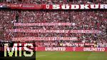 10.05.2025, Fussball 1. Bundesliga 2024/2025, 33. Spieltag, FC Bayern Mnchen - Borussia Mnchengladbach, in der Allianz-Arena Mnchen. Plakat im Bayern Fanblock

