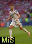 10.05.2025, Fussball 1. Bundesliga 2024/2025, 33. Spieltag,  FC Bayern Mnchen - Borussia Mnchengladbach, in der Allianz-Arena Mnchen. Eric Dier (FC Bayern Mnchen) 


