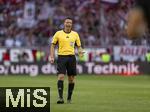 10.05.2025, Fussball 1. Bundesliga 2024/2025, 33. Spieltag,  FC Bayern Mnchen - Borussia Mnchengladbach, in der Allianz-Arena Mnchen. Schiedsrichter Sven Jablonski 