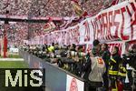 10.05.2025, Fussball 1. Bundesliga 2024/2025, 33. Spieltag,  FC Bayern Mnchen - Borussia Mnchengladbach, in der Allianz-Arena Mnchen.  Fotografen am Spielfeldrand 