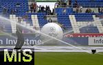 17.05.2025, Fussball 1. Bundesliga 2024/2025, 34. Spieltag,  TSG 1899 Hoffenheim - FC Bayern Mnchen, In der Pre-Zero-Arena Sinsheim. Trainer Vincent Kompany (FC Bayern Mnchen) wird nass

