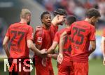 17.05.2025, Fussball 1. Bundesliga 2024/2025, 34. Spieltag,  TSG 1899 Hoffenheim - FC Bayern Mnchen, In der Pre-Zero-Arena Sinsheim. v.l. Konrad Laimer (FC Bayern Mnchen), Michael Olise (FC Bayern Mnchen), Aleksandar Pavlovic (Bayern Mnchen) , Raphael Guerreiro (FC Bayern Mnchen) und Thomas Mller (FC Bayern Mnchen) jubeln.

