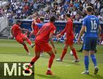 17.05.2025, Fussball 1. Bundesliga 2024/2025, 34. Spieltag,  TSG 1899 Hoffenheim - FC Bayern Mnchen, In der Pre-Zero-Arena Sinsheim. Serge Gnabry (FC Bayern Mnchen) trifft zum 0:3

