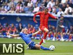 17.05.2025, Fussball 1. Bundesliga 2024/2025, 34. Spieltag,  TSG 1899 Hoffenheim - FC Bayern Mnchen, In der Pre-Zero-Arena Sinsheim. Leroy Sane (Bayern Mnchen) setzt sich durch.
