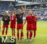 17.05.2025, Fussball 1. Bundesliga 2024/2025, 34. Spieltag,  TSG 1899 Hoffenheim - FC Bayern Mnchen, In der Pre-Zero-Arena Sinsheim. Schlussjubel der Bayern nach dem Spiel. Joao Palhinha (FC Bayern Mnchen), Eric Dier (FC Bayern Mnchen), Thomas Mller (FC Bayern Mnchen), Joshua Kimmich (FC Bayern Mnchen), 