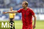 17.05.2025, Fussball 1. Bundesliga 2024/2025, 34. Spieltag,  TSG 1899 Hoffenheim - FC Bayern Mnchen, In der Pre-Zero-Arena Sinsheim.  Harry Kane (FC Bayern Mnchen) gibt Anweisungen.