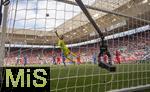 17.05.2025, Fussball 1. Bundesliga 2024/2025, 34. Spieltag,  TSG 1899 Hoffenheim - FC Bayern Mnchen, In der Pre-Zero-Arena Sinsheim. Torwart Oliver Baumann (TSG 1899 Hoffenheim) fliegt zum Ball. 