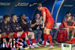 17.05.2025, Fussball 1. Bundesliga 2024/2025, 34. Spieltag,  TSG 1899 Hoffenheim - FC Bayern Mnchen, In der Pre-Zero-Arena Sinsheim. Shakehands Leroy Sane (Bayern Mnchen) mit Thomas Mller (FC Bayern Mnchen) 